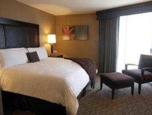 Angeleno Hotel 4*